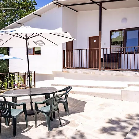 - - електрон универс *